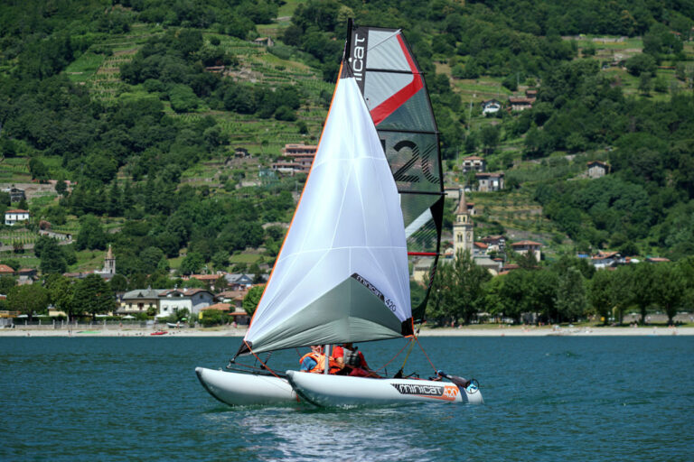 minicat 420 optional rolling sail genna 2