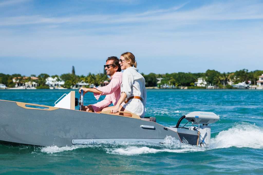 ePropulsion Navy Series - On Small Motor Boat