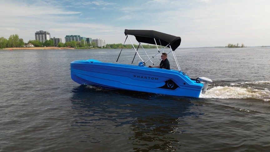 Vision Marine Phantom Boat - On Water In Florida 3